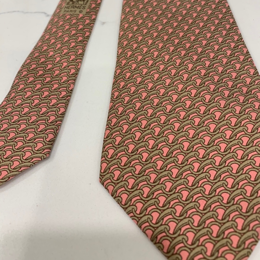 💯 Authentic Hermes men’s tie 🔥